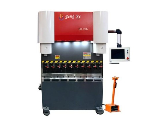豐科機(jī)械創(chuàng)新純電伺服折彎機(jī)，乘勢折彎機(jī)節(jié)能環(huán)保新時(shí)代? 